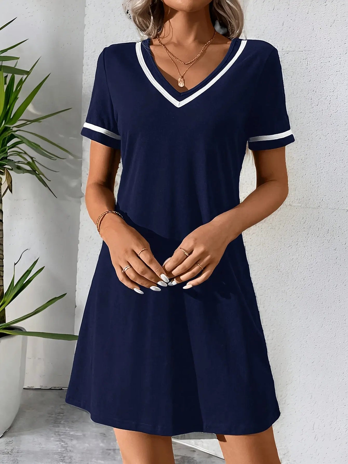Corinne | V-Neck Color-Block Shift Dress by My Store